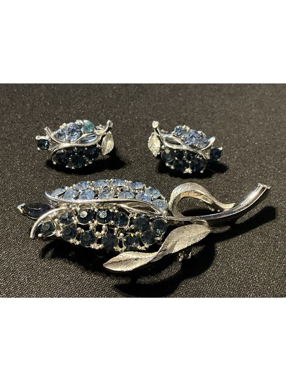 Lisner Light & Dark Blue Faceted Rhinestone Tulip Brooch & Clip On Earrings